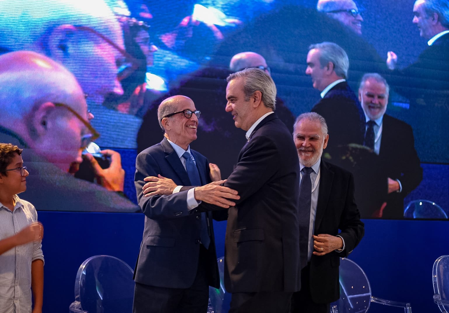 Dr. Max Puig y Presidente Luis Abinader en LACCW 2022