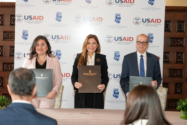 USAID y el Ayuntamiento del Distrito Nacional firman memorando para la eficiencia energética municipal