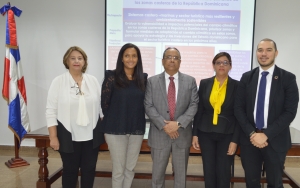 Letizia Monteleone, Laura Rathe, Sandra Kassab, Evérgito Peña, Maribel Villalona e Iván Marcel Cruz.